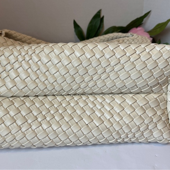 Rachel Zoe Cream Woven Women's Bag with Matching Wristlet - Picture 5 of 9